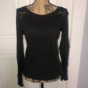 Women’s long sleeve black tee